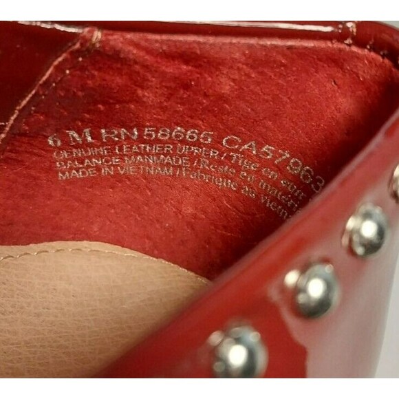 Halogen Kaylee Studded Genuine Leather Slip On Burgundy Loafers Women's Size 6 M - Picture 8 of 8